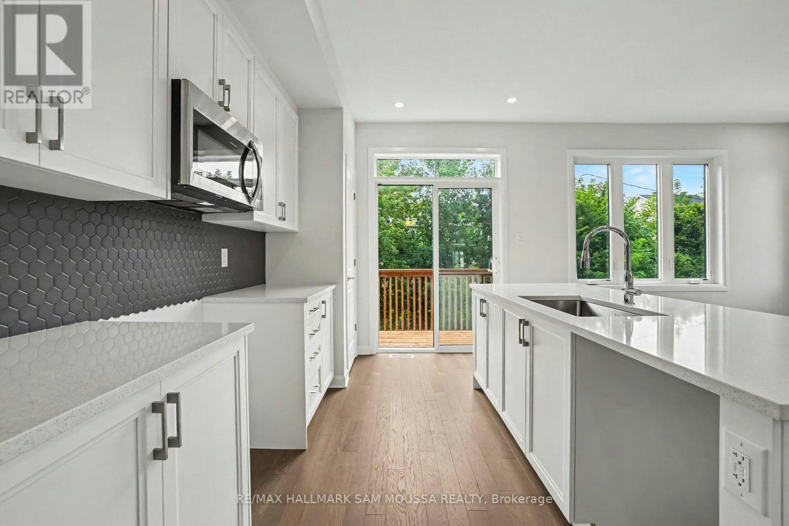 886 Eileen Vollick Crescent, Ottawa, ON, K2W 0M8 - 9