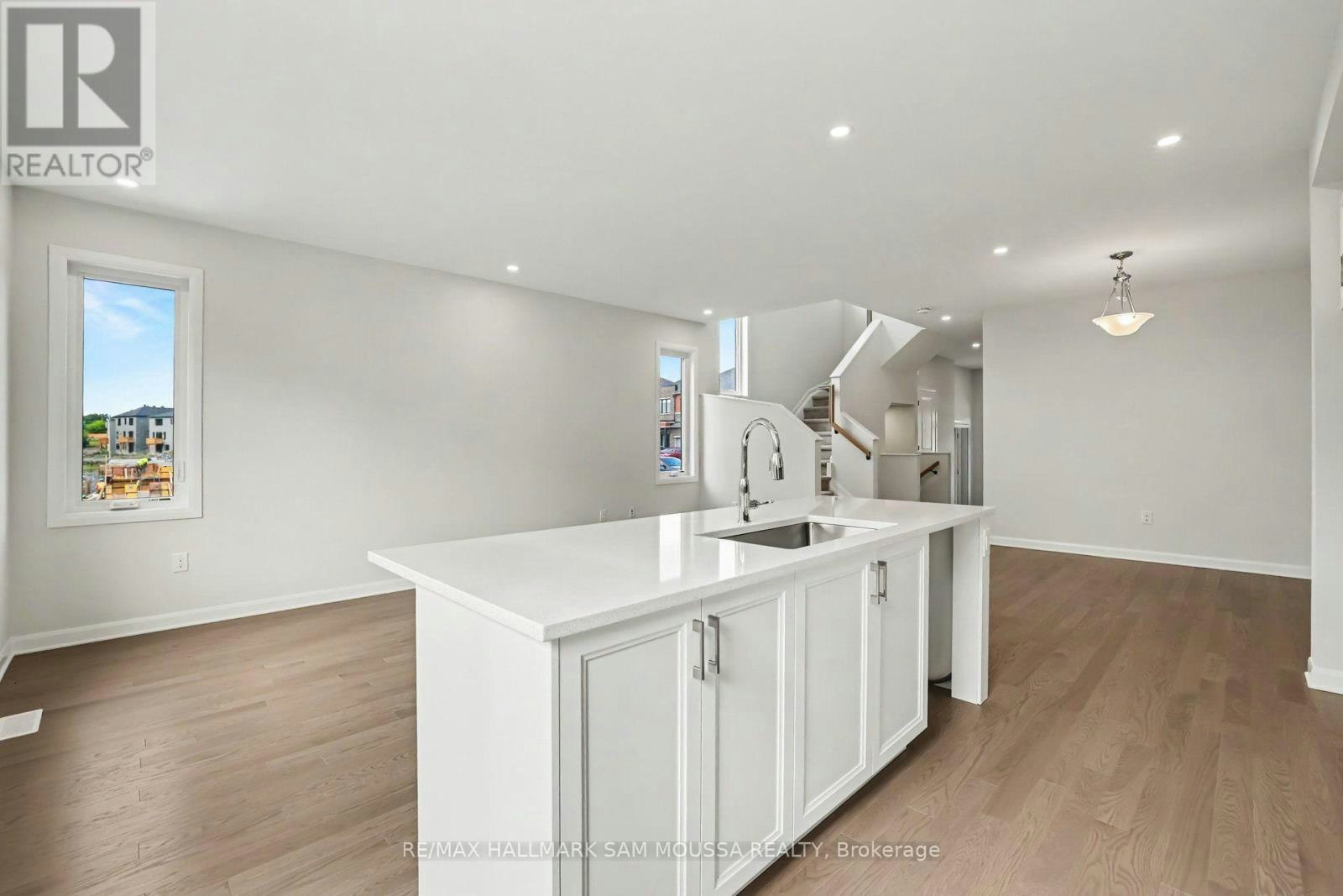 886 Eileen Vollick Crescent, Ottawa, ON, K2W 0M8 - 11