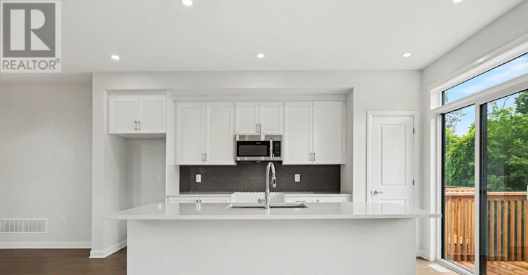 886 Eileen Vollick Crescent, Ottawa, ON, K2W 0M8 - 8