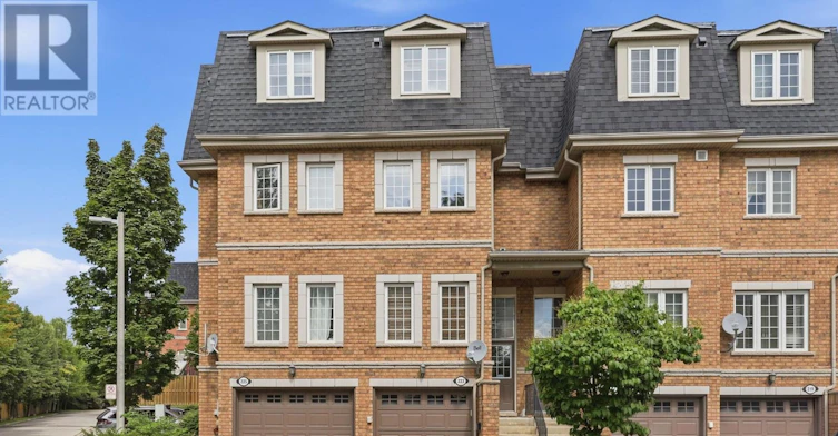 223-435 Hensall Circle, Mississauga, ON, L5A 4P1
