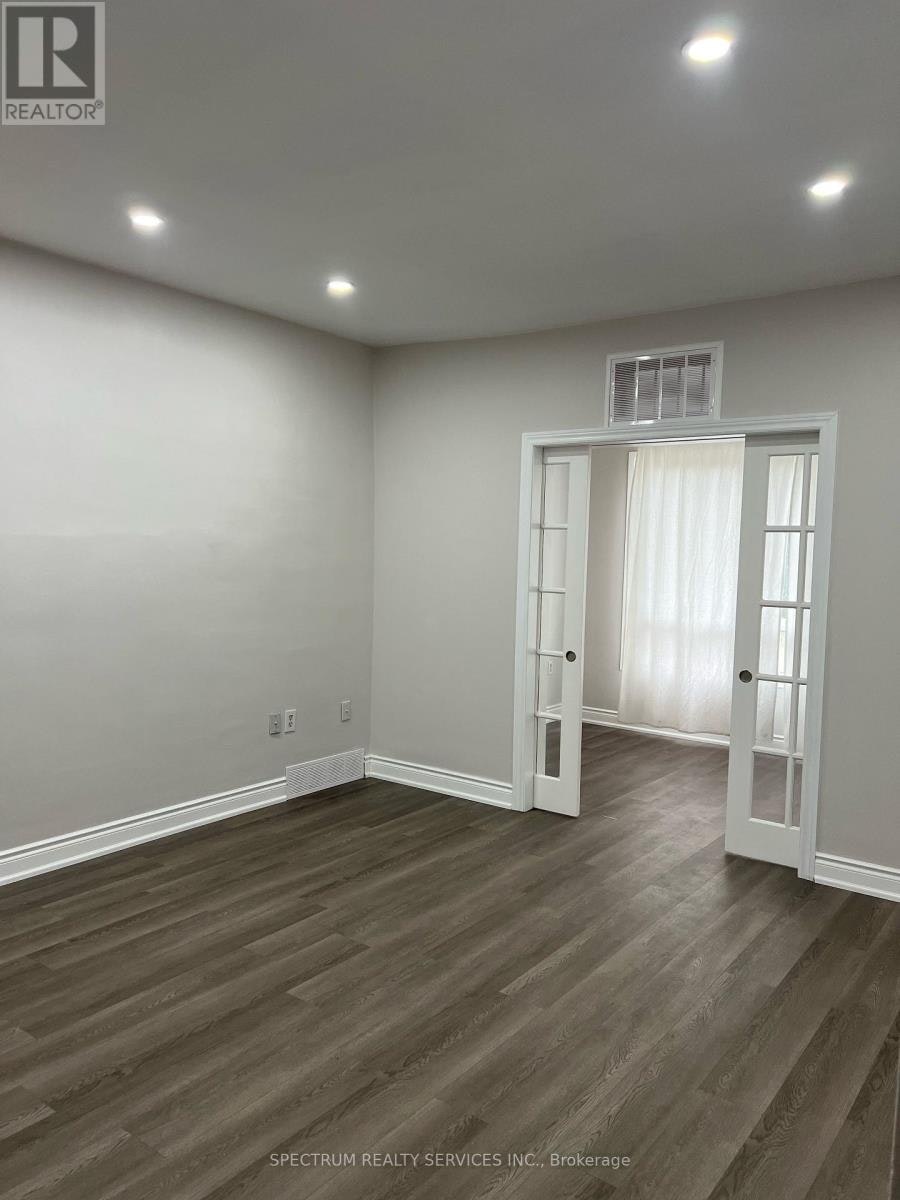161 Rothsay Avenue, Hamilton, ON, L8M 3G5 - 4