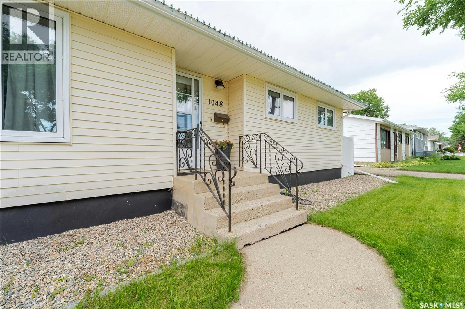 1048 11th Avenue NW, Moose Jaw, SK, S6H 4L5