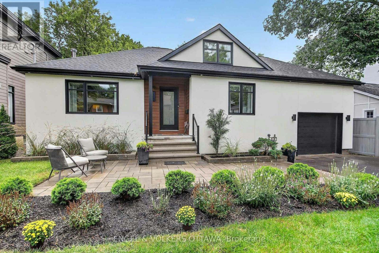 390 Princeton Avenue, Ottawa, ON, K2A 0M7