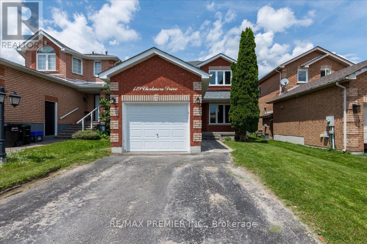 129 Chalmers Drive, Barrie, ON, L4N 8W4