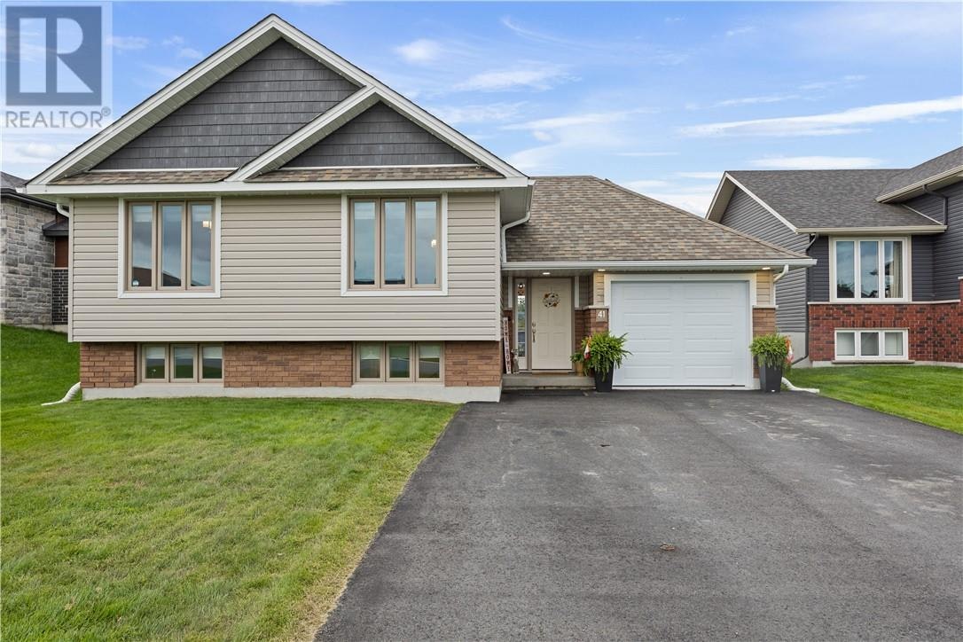 41 Meadowgreen Drive, Greater Sudbury, ON, P3L 0B1