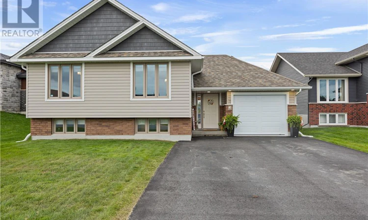 41 Meadowgreen Drive