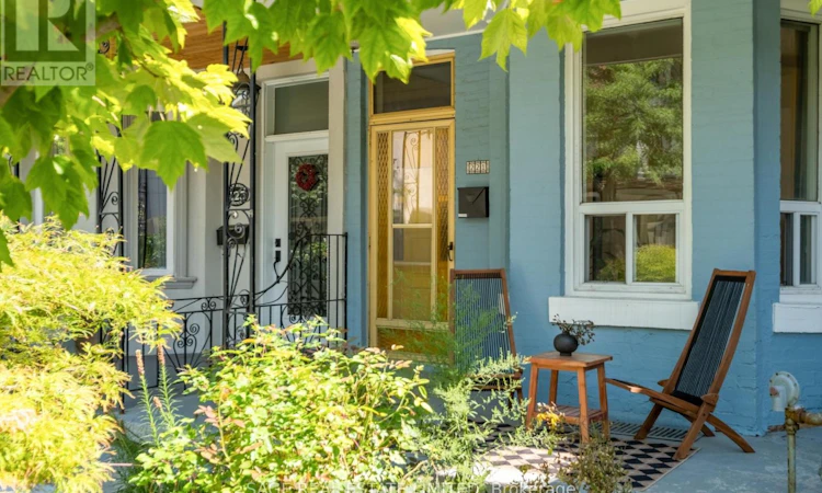 221 Palmerston Avenue