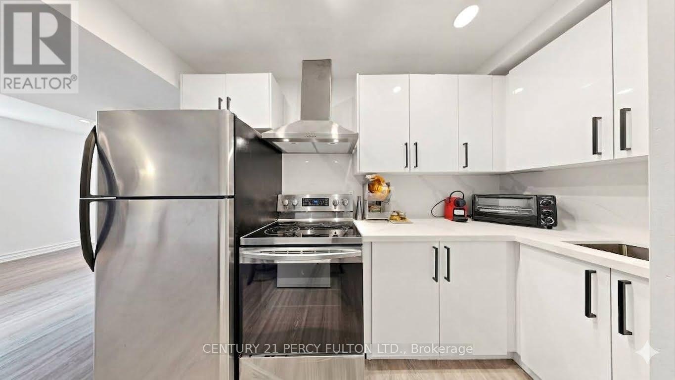 372B Hounslow Avenue, Toronto, ON, M2R 1H6 - 6
