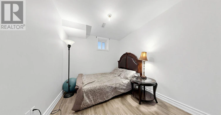 372B Hounslow Avenue, Toronto, ON, M2R 1H6 - 12