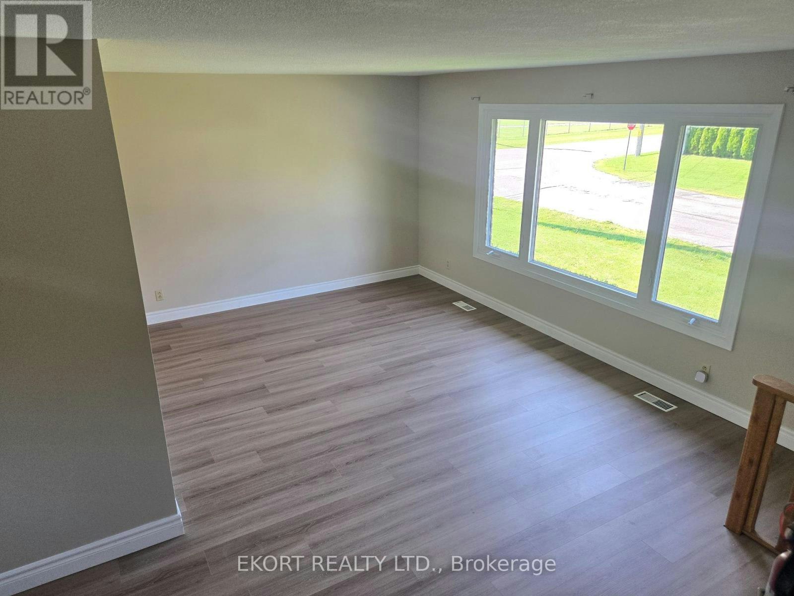 12 Edgehill Road, Belleville, ON, K8N 2L1 - 14