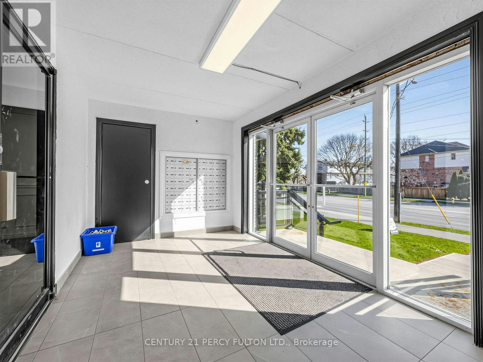 302-200 Garden Street, Whitby, ON, L1N 0L7 - 3