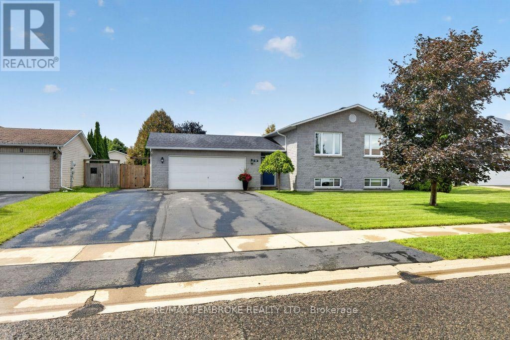 3 Winfield Street, Petawawa, ON, K8H 0A1