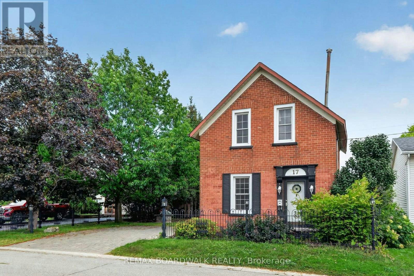 17 Francis Street, Carleton Place, ON, K7C 2J5