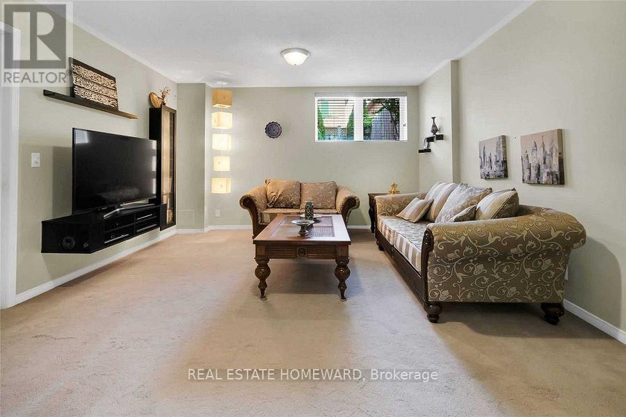 19 Bilbrough Street, Aurora, ON, L4G 7W3 - 32