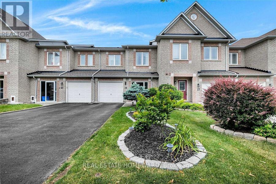 19 Bilbrough Street, Aurora, ON, L4G 7W3