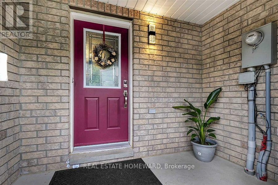 19 Bilbrough Street, Aurora, ON, L4G 7W3 - 2