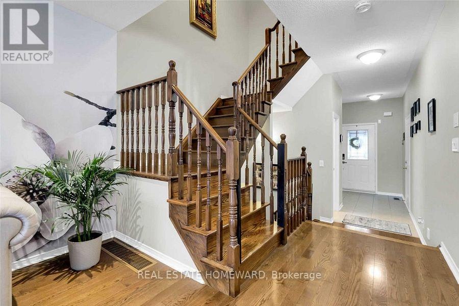 19 Bilbrough Street, Aurora, ON, L4G 7W3 - 7