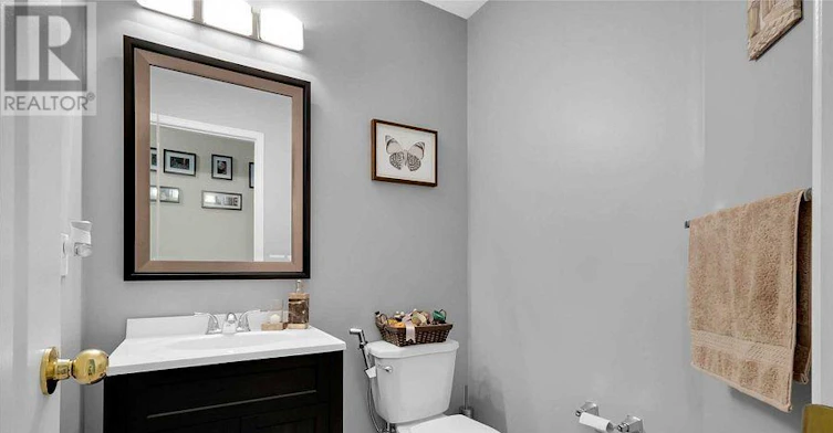 19 Bilbrough Street, Aurora, ON, L4G 7W3 - 6