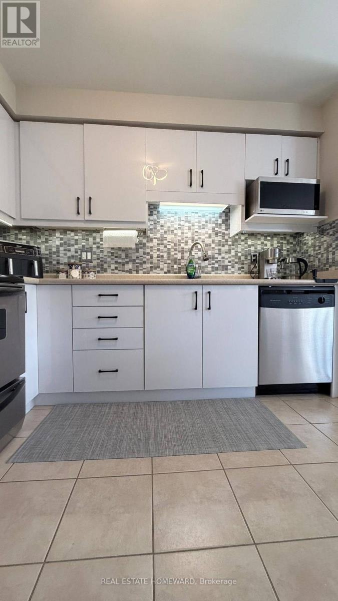 19 Bilbrough Street, Aurora, ON, L4G 7W3 - 11