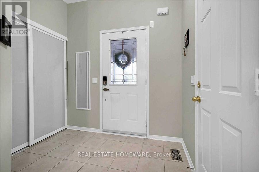 19 Bilbrough Street, Aurora, ON, L4G 7W3 - 3