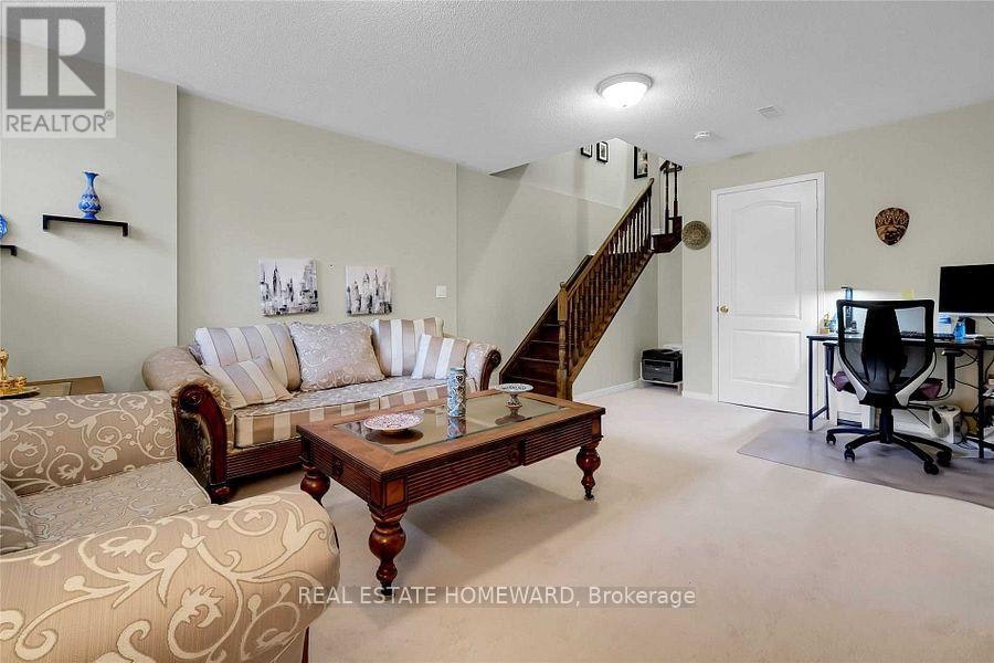 19 Bilbrough Street, Aurora, ON, L4G 7W3 - 33