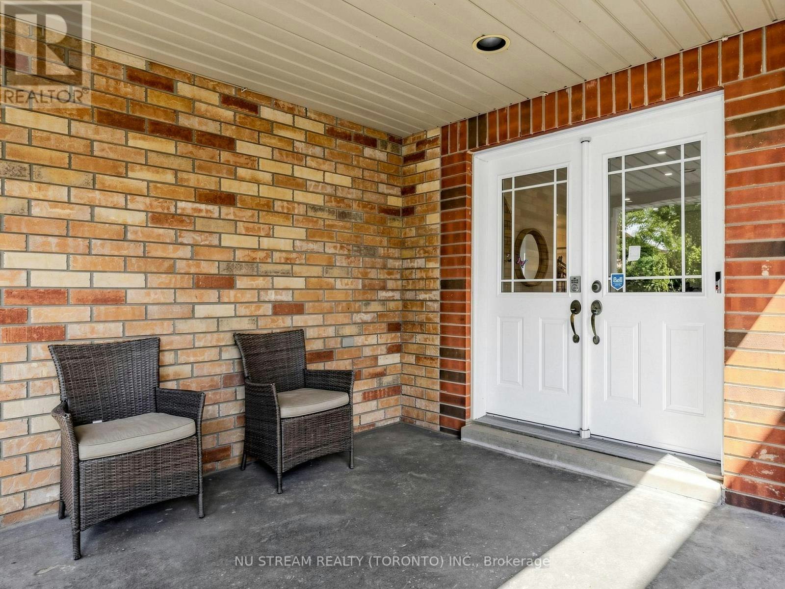 157 Bilbrough Street, Aurora, ON, L4G 7X1