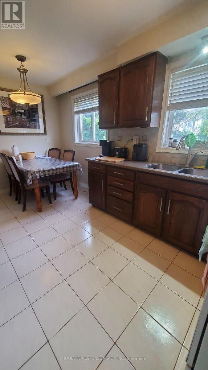 114 Ardwick Boulevard, Toronto, ON, M9M 1W2 - 5