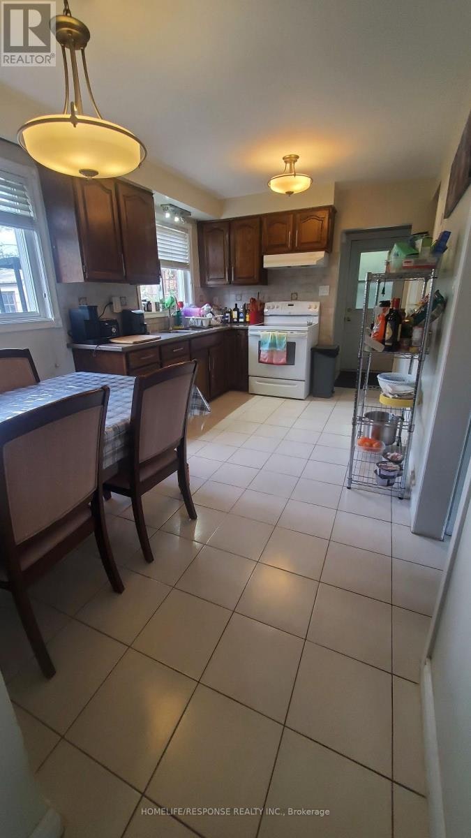 114 Ardwick Boulevard, Toronto, ON, M9M 1W2 - 4