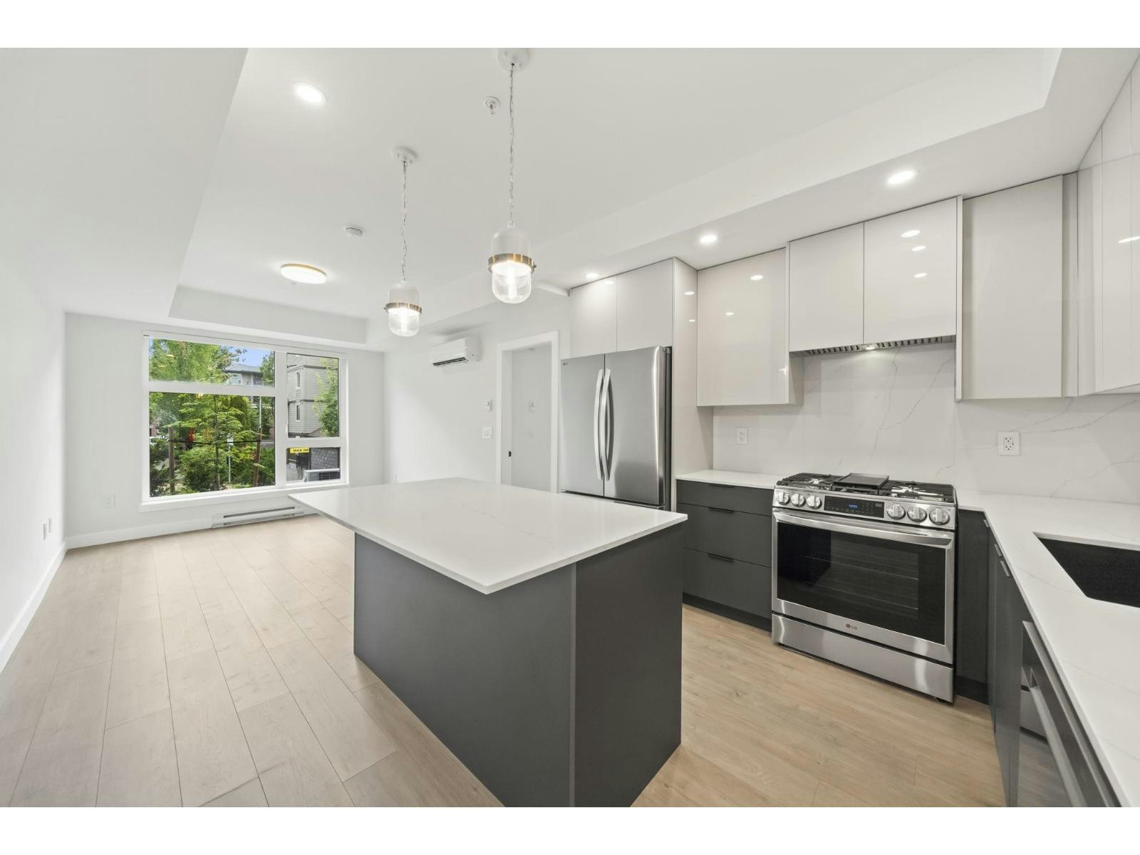 103-15353 17 Avenue, Surrey, BC, V4A 1T8