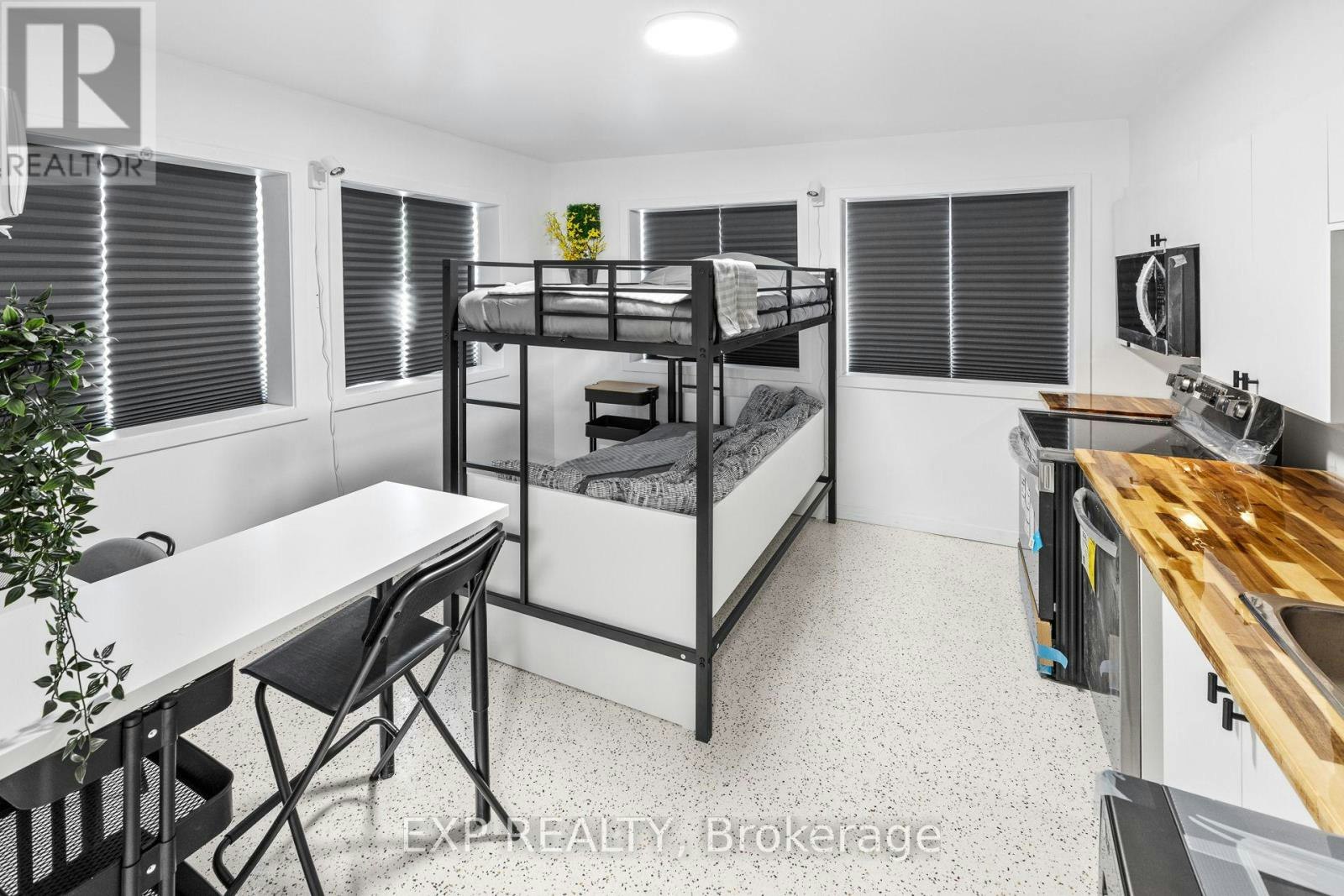 9-204 Ste Monique Street, Ottawa, ON, K1L 7R1 - 5
