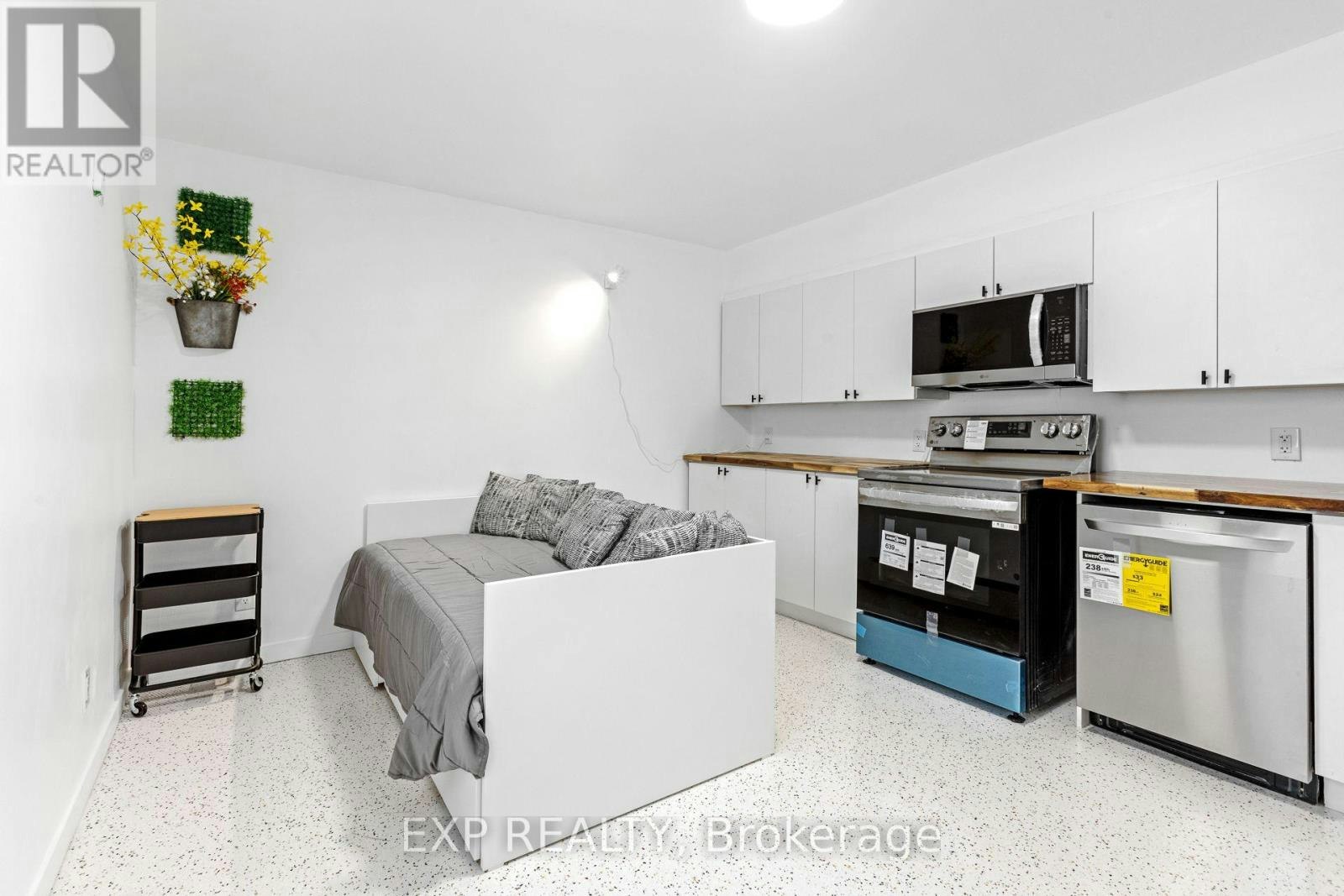 6-204 Ste Monique Street, Ottawa, ON, K1L 7R1 - 4