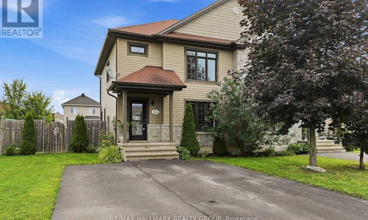 438 Denis Street
