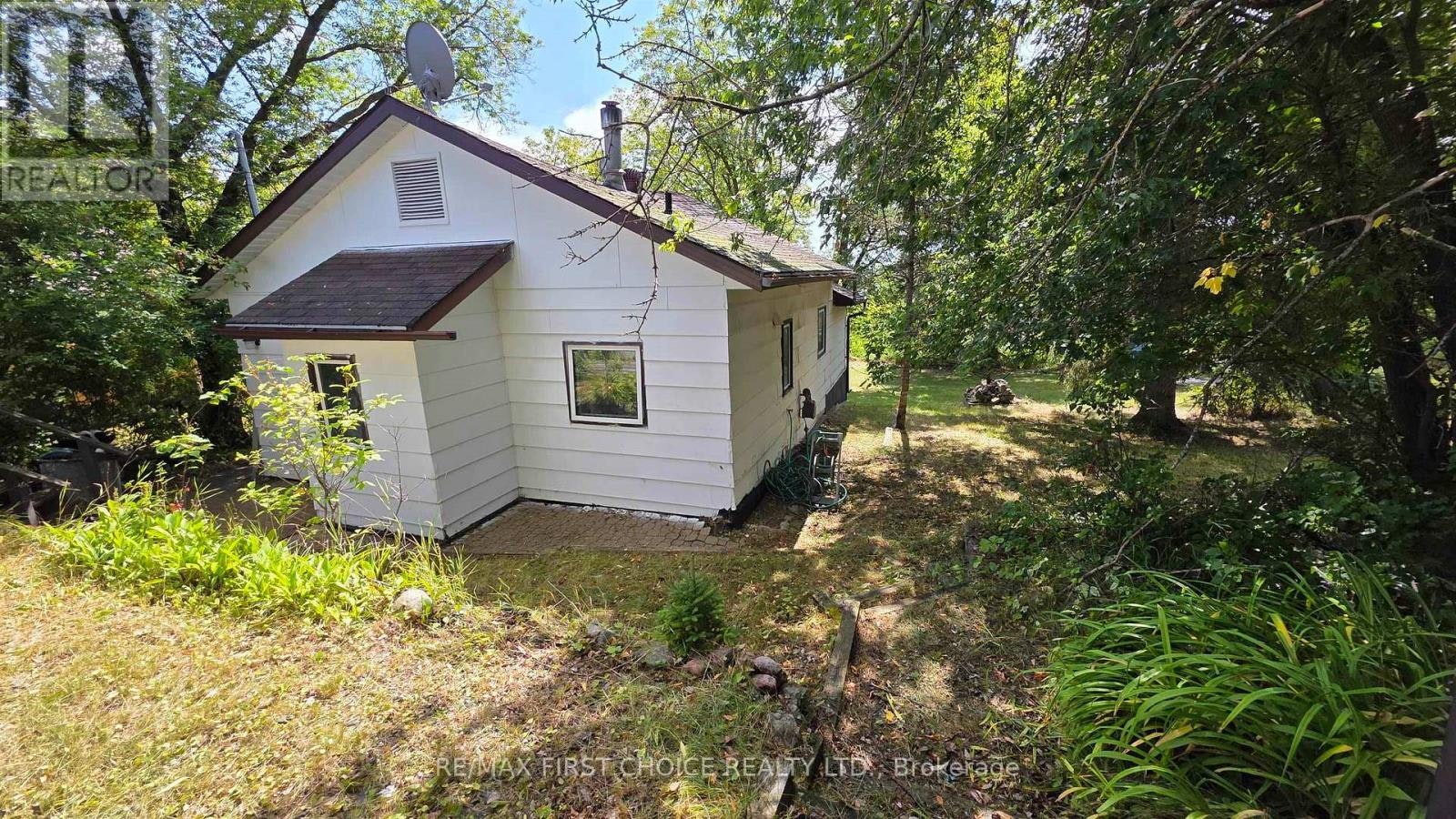 335 Govt Road Road, Kenora, ON, P0X 1C0