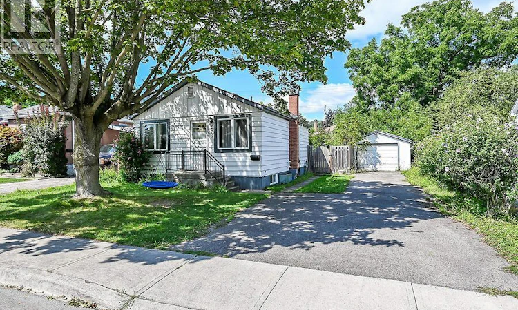 576 Rosseau Road