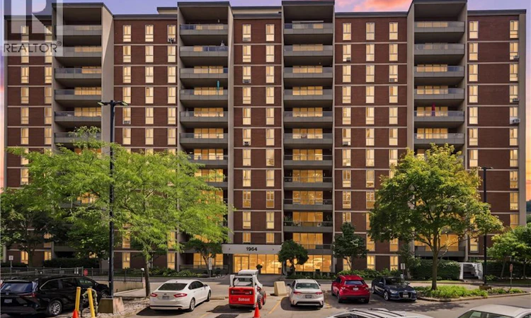 507-1964 Main Street W