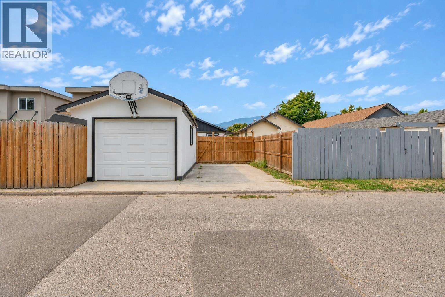 448 Caribou Street, Penticton, BC, V2A 5W6 - 37