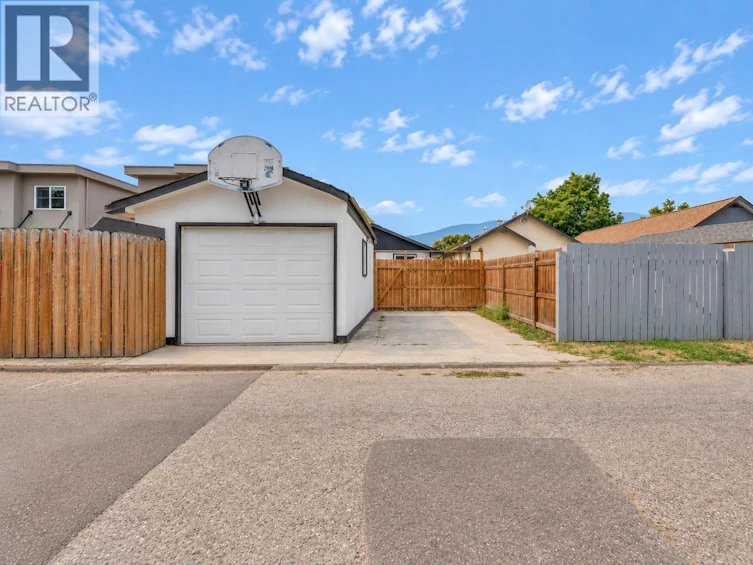 448 Caribou Street, Penticton, BC, V2A 5W6 - 37