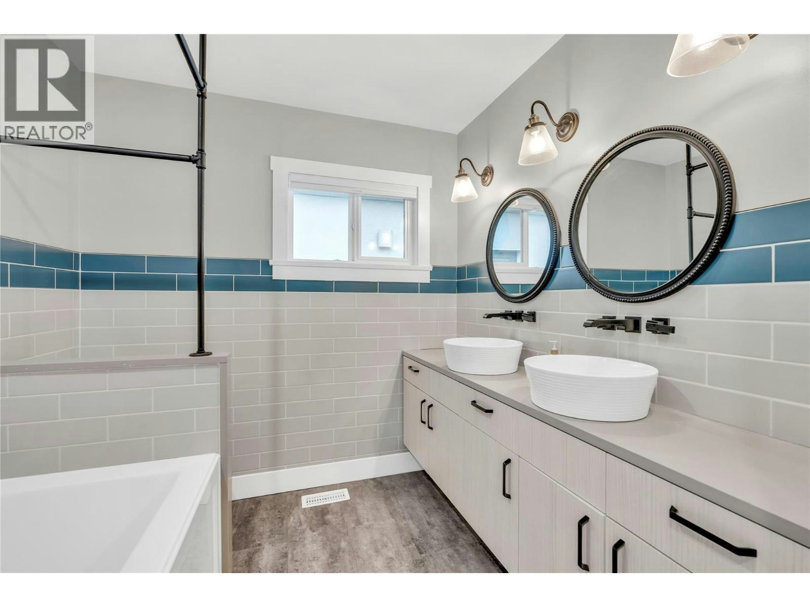 448 Caribou Street, Penticton, BC, V2A 5W6 - 24