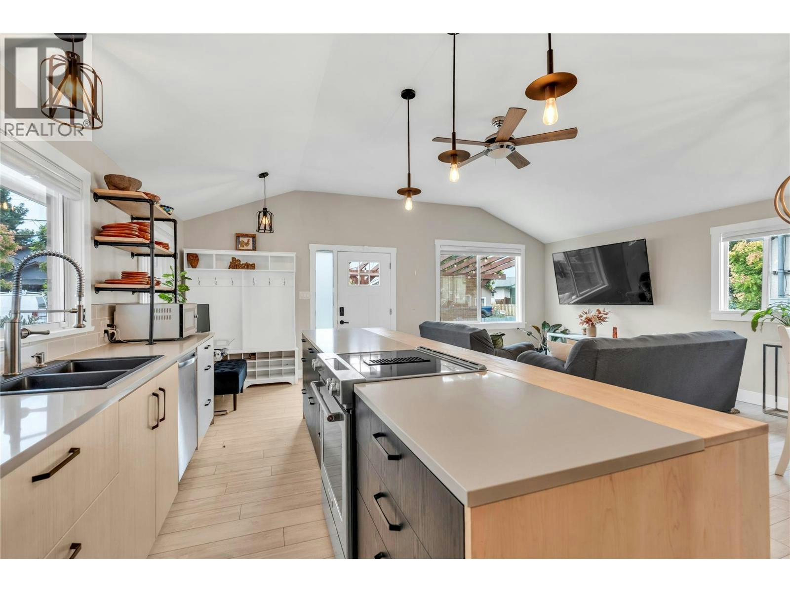 448 Caribou Street, Penticton, BC, V2A 5W6 - 16
