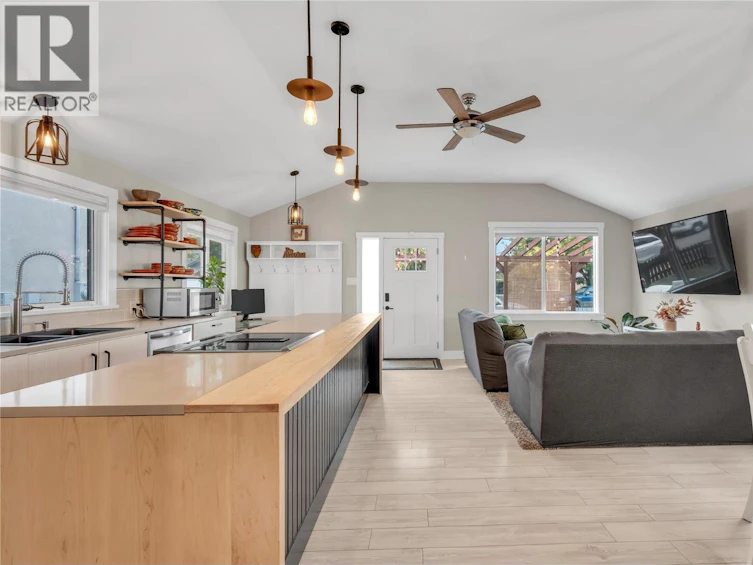 448 Caribou Street, Penticton, BC, V2A 5W6 - 10