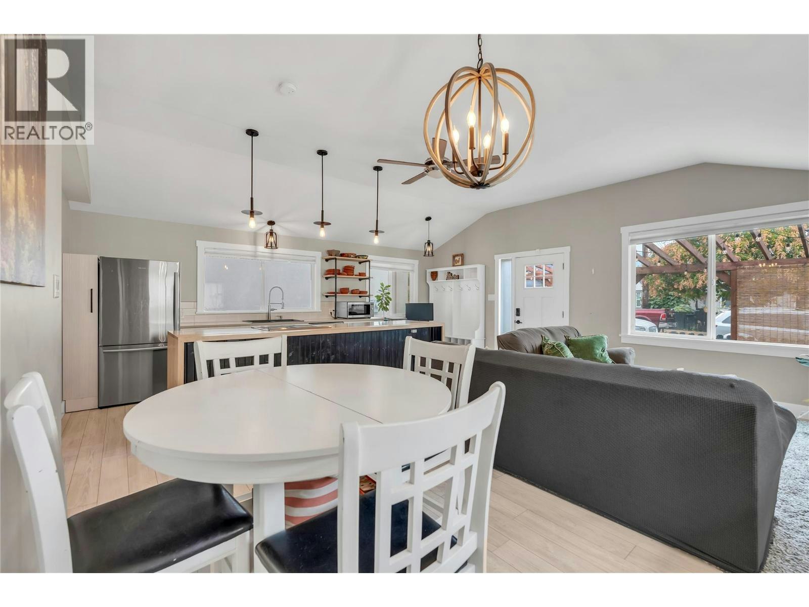 448 Caribou Street, Penticton, BC, V2A 5W6 - 11
