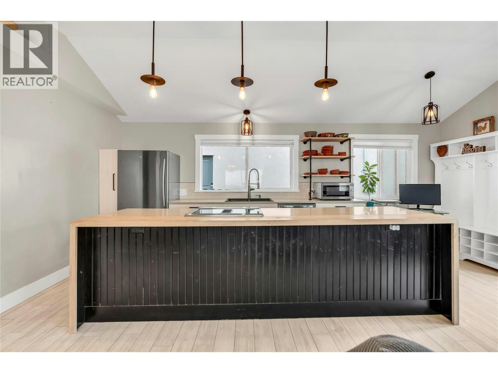 448 Caribou Street, Penticton, BC, V2A 5W6 - 14