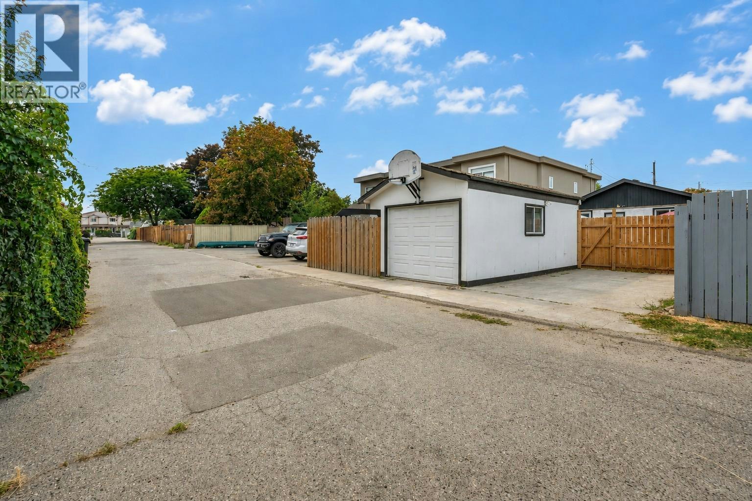 448 Caribou Street, Penticton, BC, V2A 5W6 - 38
