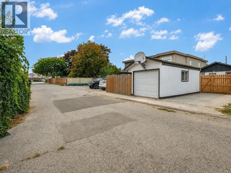 448 Caribou Street, Penticton, BC, V2A 5W6 - 38