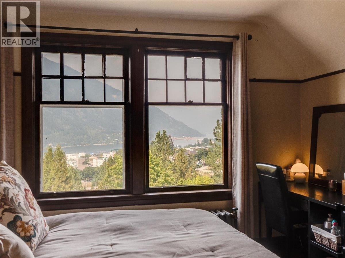 411 Hamilton Avenue, Nelson, BC, V1L 3G1 - 32