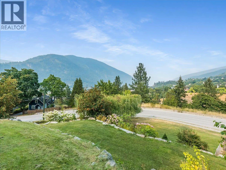 411 Hamilton Avenue, Nelson, BC, V1L 3G1 - 55