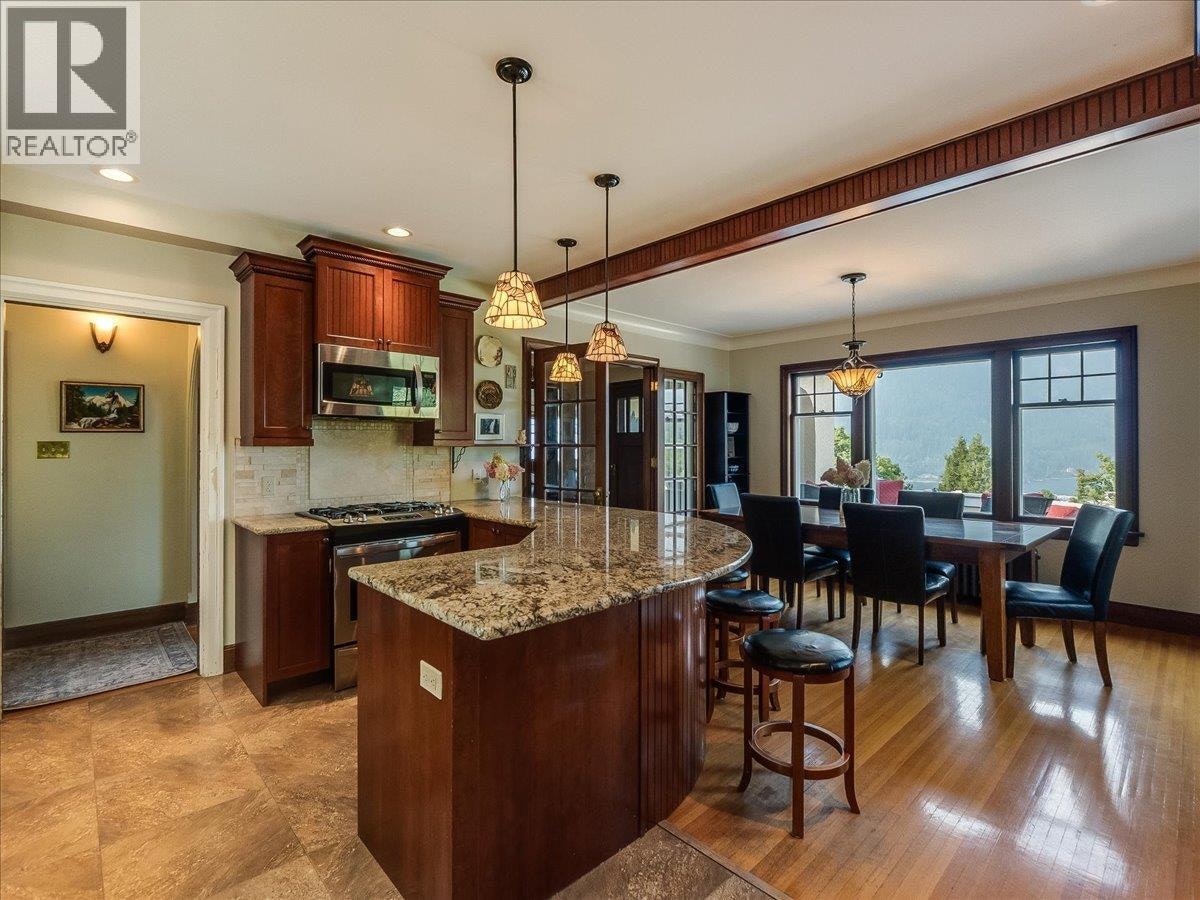 411 Hamilton Avenue, Nelson, BC, V1L 3G1 - 11