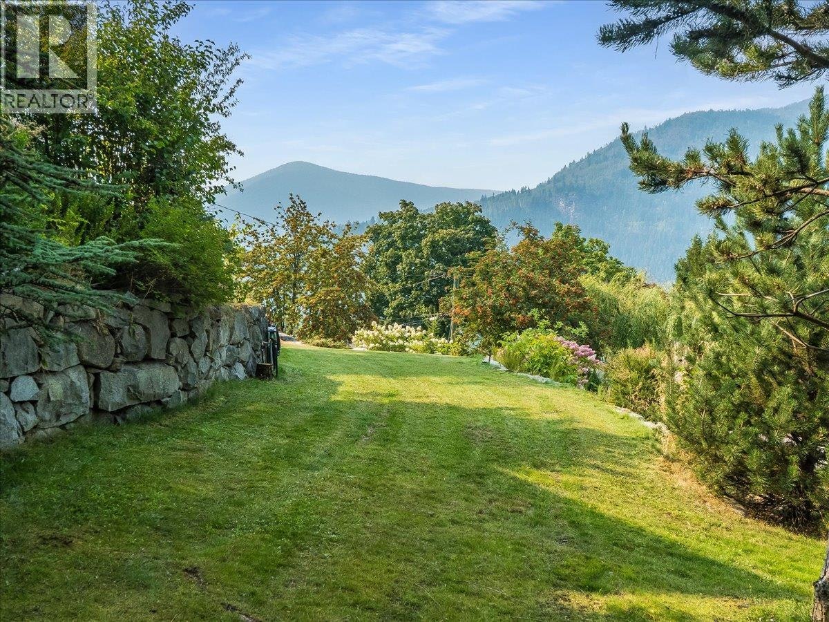 411 Hamilton Avenue, Nelson, BC, V1L 3G1 - 59