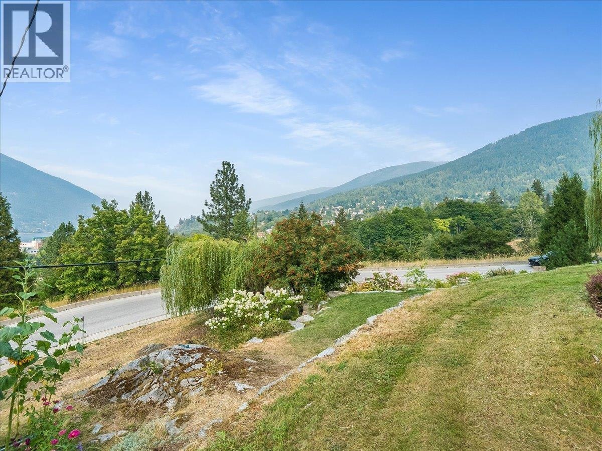 411 Hamilton Avenue, Nelson, BC, V1L 3G1 - 56