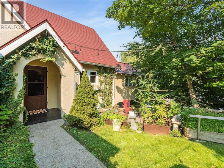 411 Hamilton Avenue, Nelson, BC, V1L 3G1 - 4